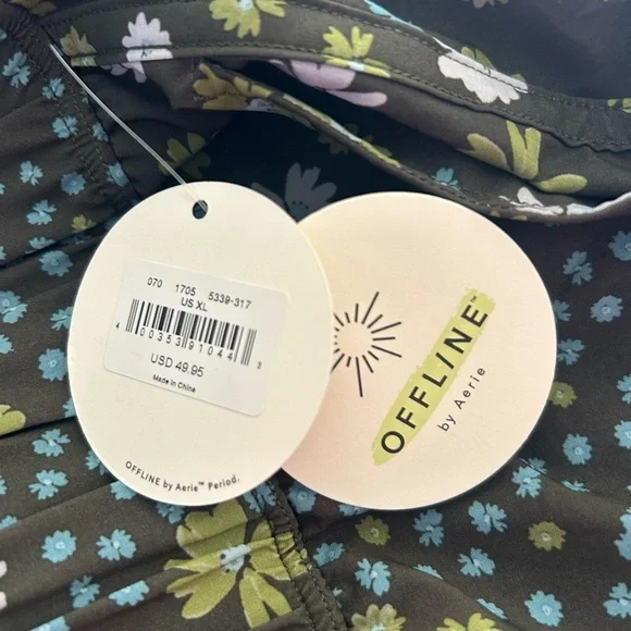 Offline by Aerie Green Floral Athletic Shorts Pockets Built in Liner Sz XL NWT - Picture 2 of 5